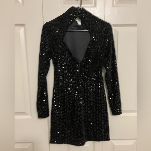 NWOT Francesca’s Ellie Mock Neck Sequin Long Sleeve Mini Dress in S 🪩 - Picture 7 of 8